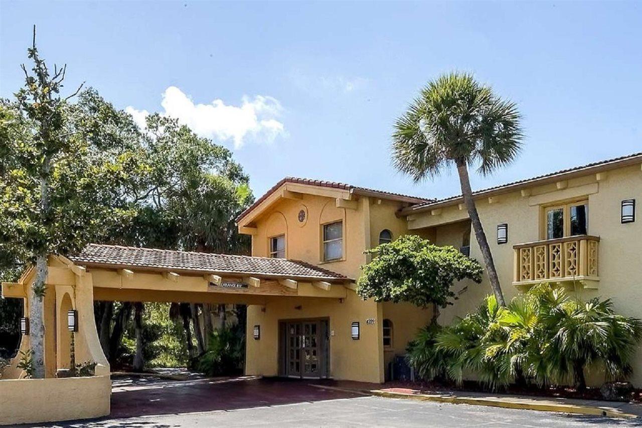 Red Roof Inn Tampa Bay - Αγία Πετρούπολη Εξωτερικό φωτογραφία