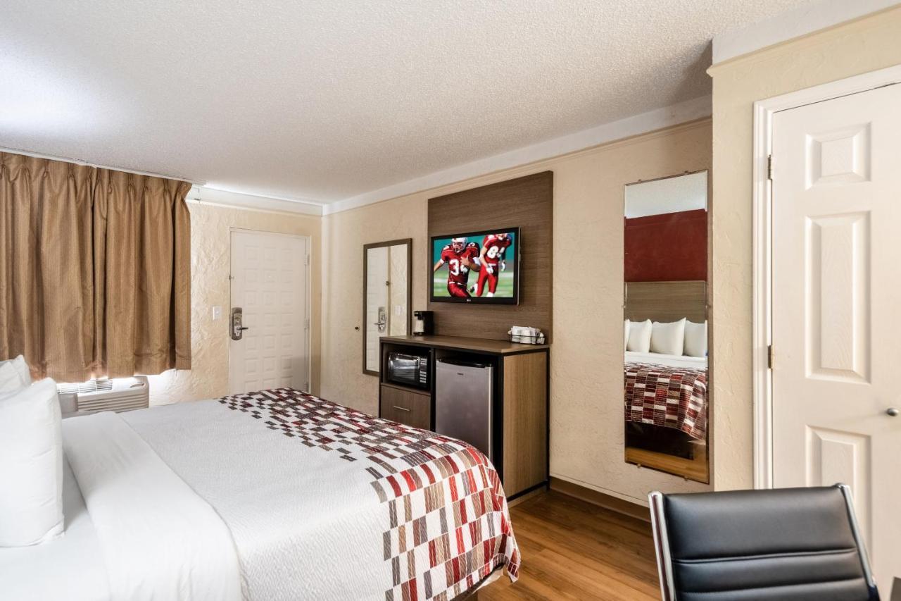 Red Roof Inn Tampa Bay - Αγία Πετρούπολη Εξωτερικό φωτογραφία