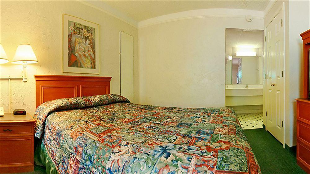 Red Roof Inn Tampa Bay - Αγία Πετρούπολη Εξωτερικό φωτογραφία
